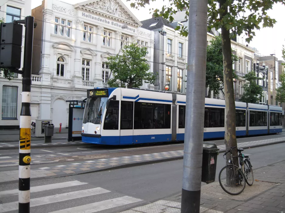 Amsterdam Straßenbahnlinie 25 mit Niederflurgelenkwagen 2145 auf K. s-Gravesandestraat (2009)