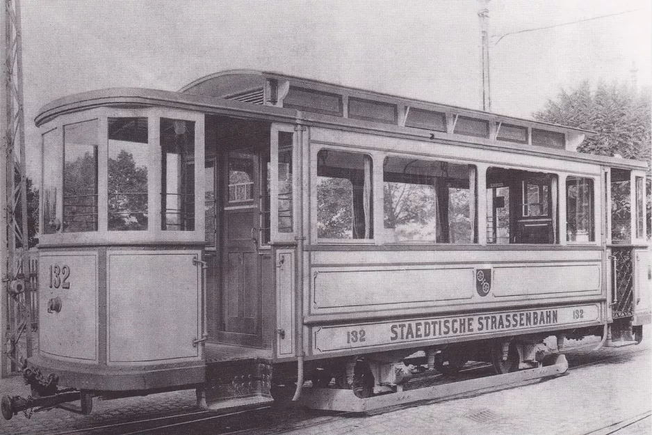Archivfoto: Mainz Beiwagen 132 am Kreyßigstraße (1916)