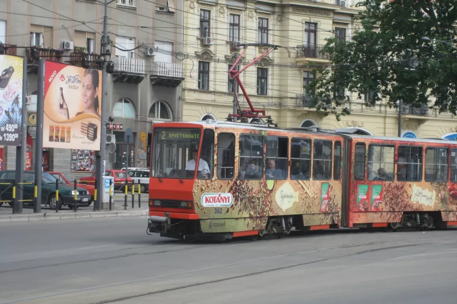 Beograd Straßenbahnlinie 2 mit Gelenkwagen 382 auf Karađorđeva (2008)