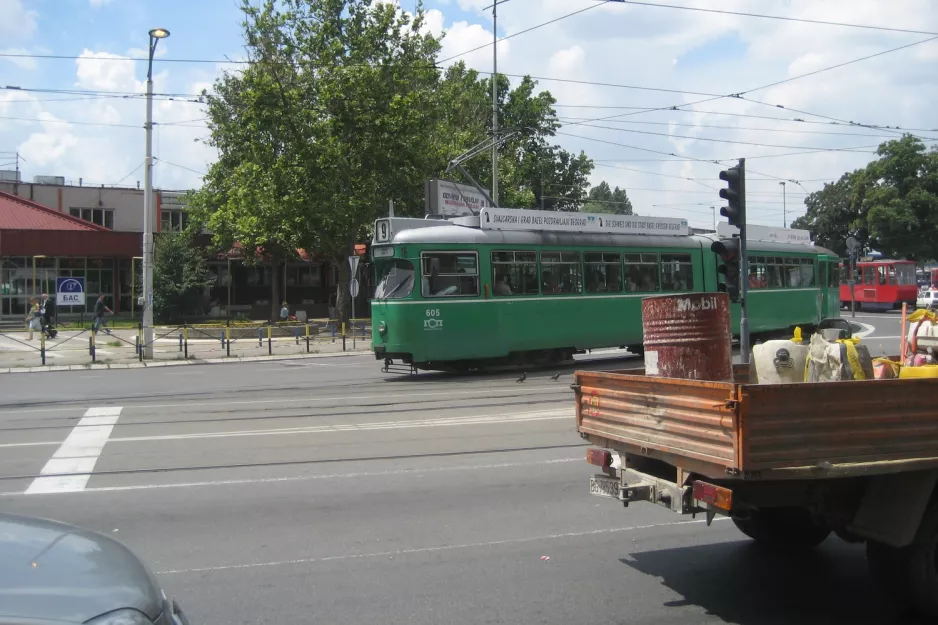 Beograd Straßenbahnlinie 9 mit Gelenkwagen 605 auf Resavska (2008)