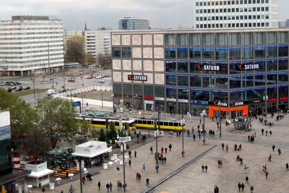 Berlin auf Alexanderplatz, vor SATURN (2010)