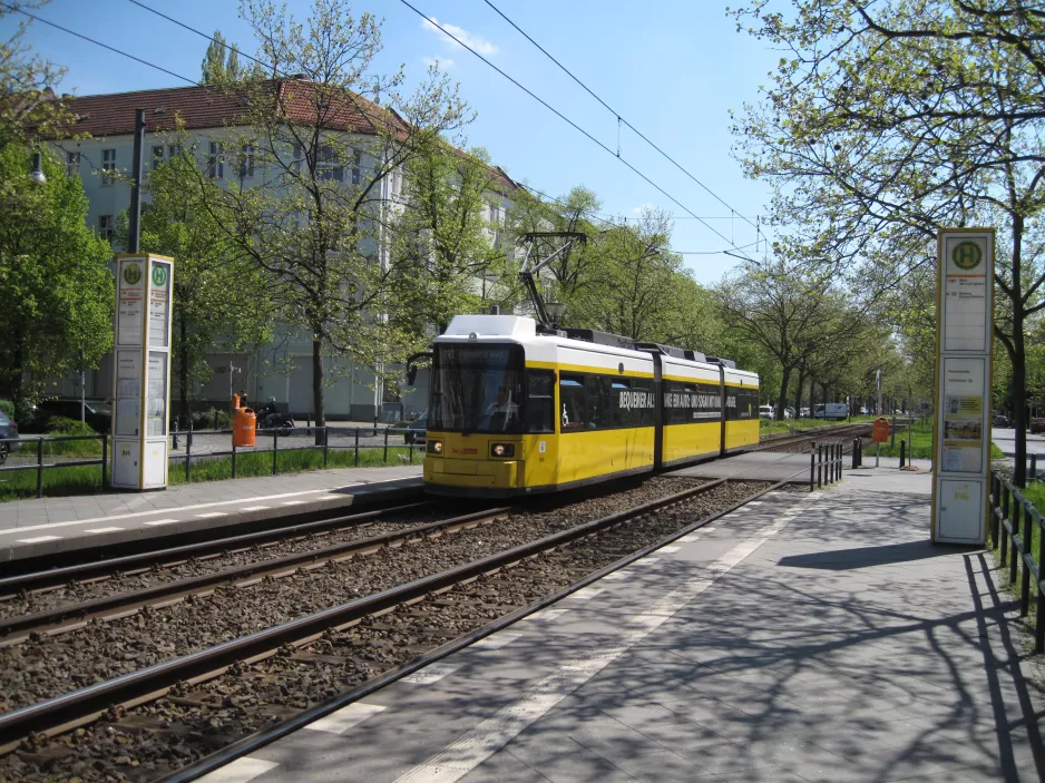 Berlin Schnelllinie M1 am Masurenstrasse (2016)