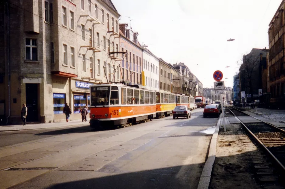 Berlin Straßenbahnlinie 61 mit Triebwagen 219 155-2nah Firlstr. (1994)