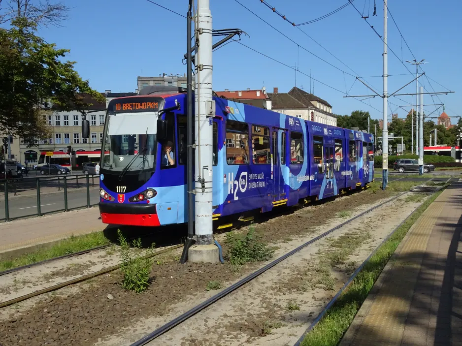 Danzig Straßenbahnlinie 10 mit Gelenkwagen 1117 am Hucisko (2024)