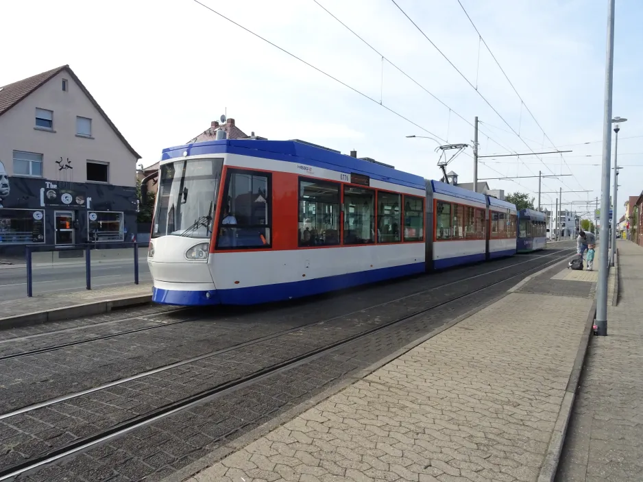 Darmstadt Straßenbahnlinie 9 mit Niederflurgelenkwagen 0776 am Wagenhalle (2024)