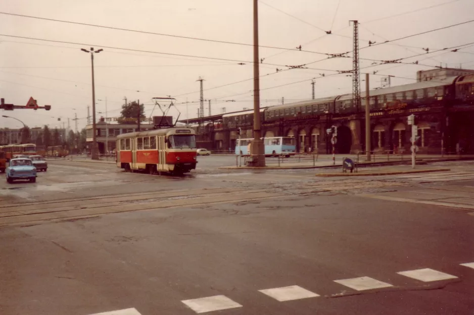 Dresden Straßenbahnlinie 16  nahe bei Hauptbahnhof (1983)