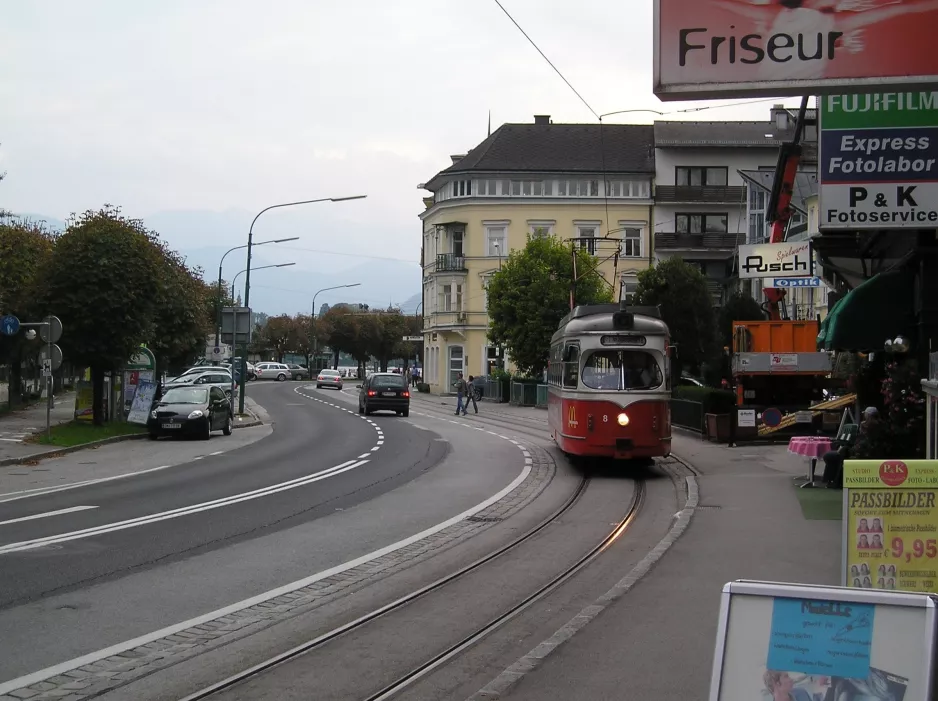 Gmunden Straßenbahnlinie 174 mit Triebwagen 8 nahe bei Franz-Josef-Platz (2009)