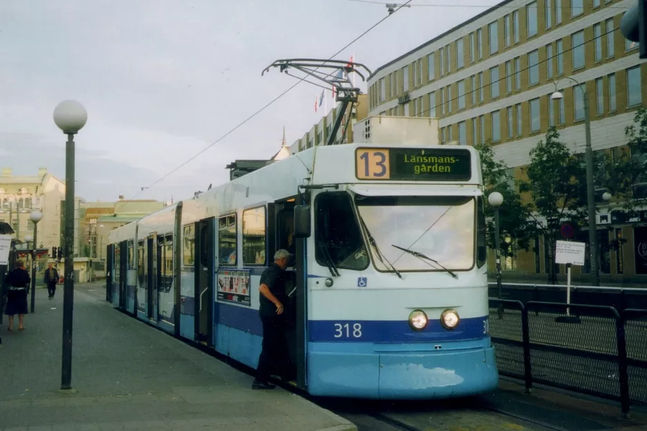 Göteborg Zusätzliche Linie 13 mit Gelenkwagen 318 am Nordstaden (2005)