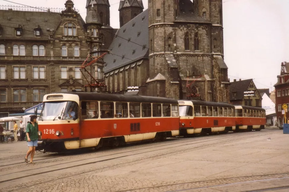 Halle (Saale) Zusätzliche Linie 4 mit Triebwagen 1216 auf Marktplatz (1990)