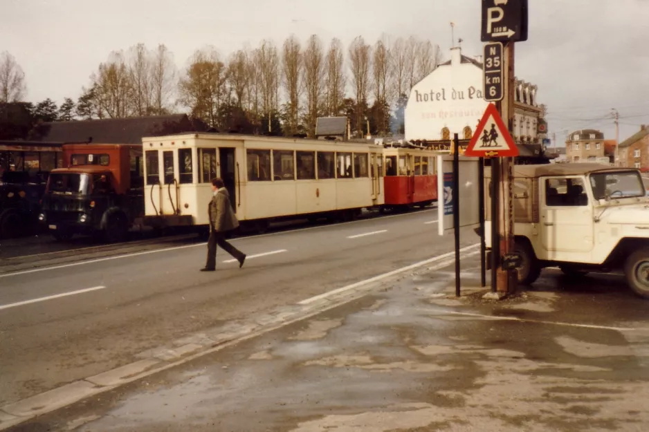 Han-sur-Lesse Grotte de Han mit Triebwagen ART 90 auf Rue Joseph Lamotte (1981)