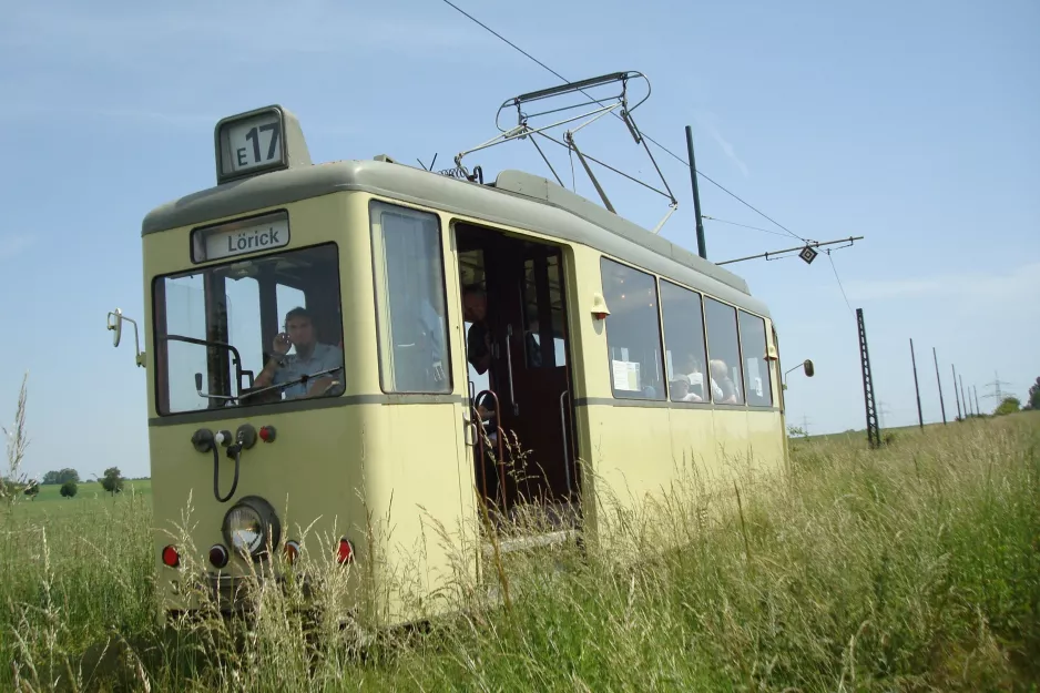 Hannover Aaßenstrecke mit Triebwagen 389 am Feld am Stichkanal (2014)