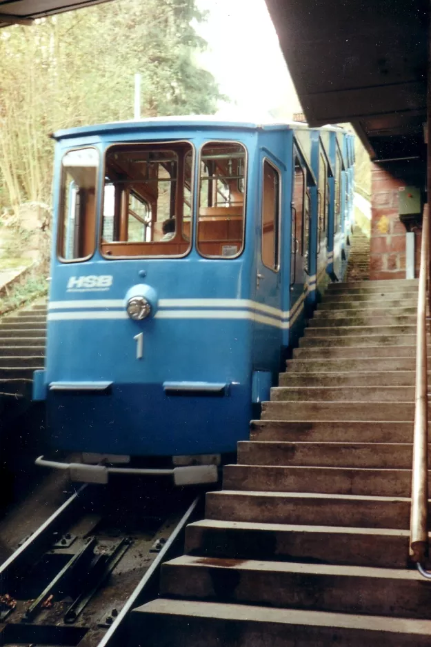 Heidelberg Bergbahn mit Triebwagen Bergbahn 1 am Schloss (1998)