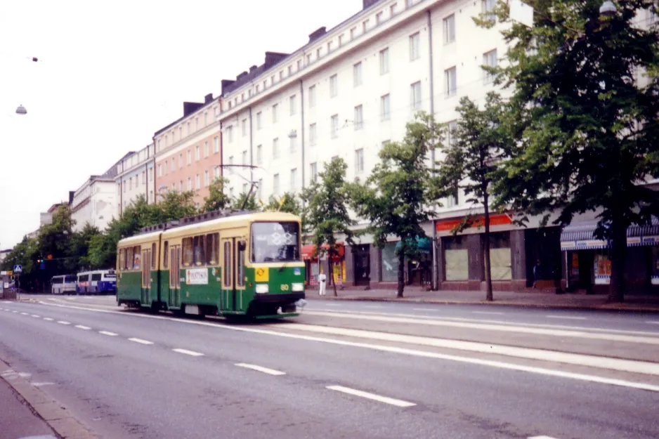 Helsinki Straßenbahnlinie 7B mit Gelenkwagen 80 auf Mannerheimvägen/Mannerheiminte (1992)