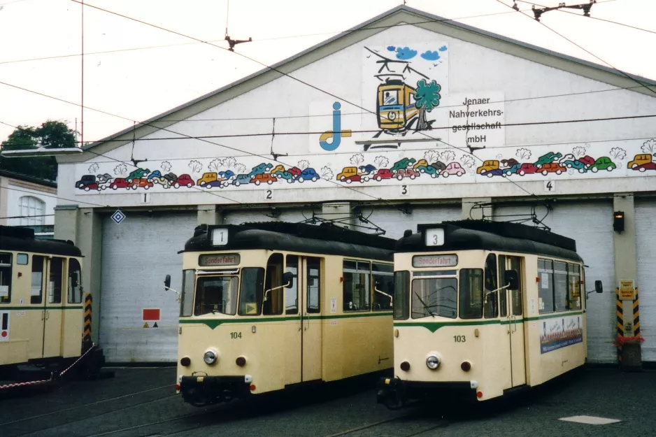 Jena Triebwagen 104 vor Dornburger Str. (2003)