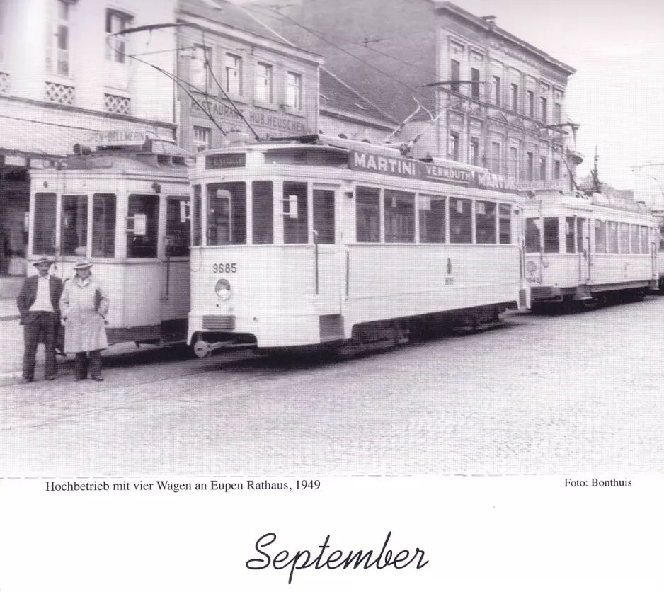 Kalender: Verviers Regionallinie 580 mit Triebwagen 9685 vor Eupen Rathaus (1949)
