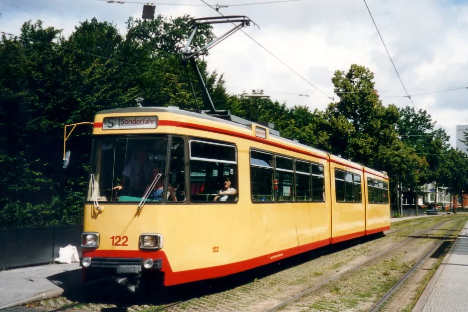 Karlsruhe Gelenkwagen 122 am Augartenstr. (2003)