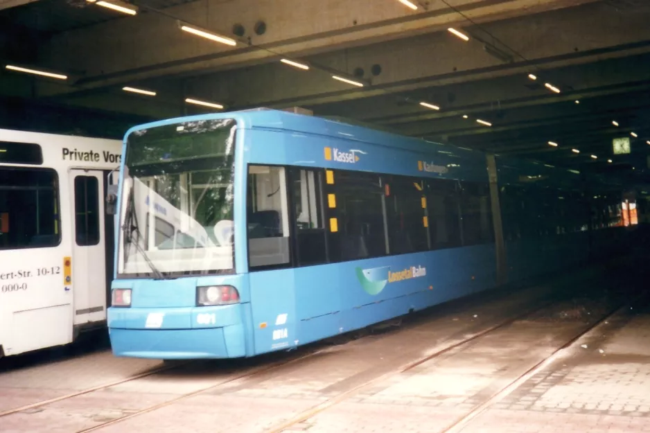 Kassel Niederflurgelenkwagen 601 innen Betriebshof Wilhelmshöher Allee (2002)