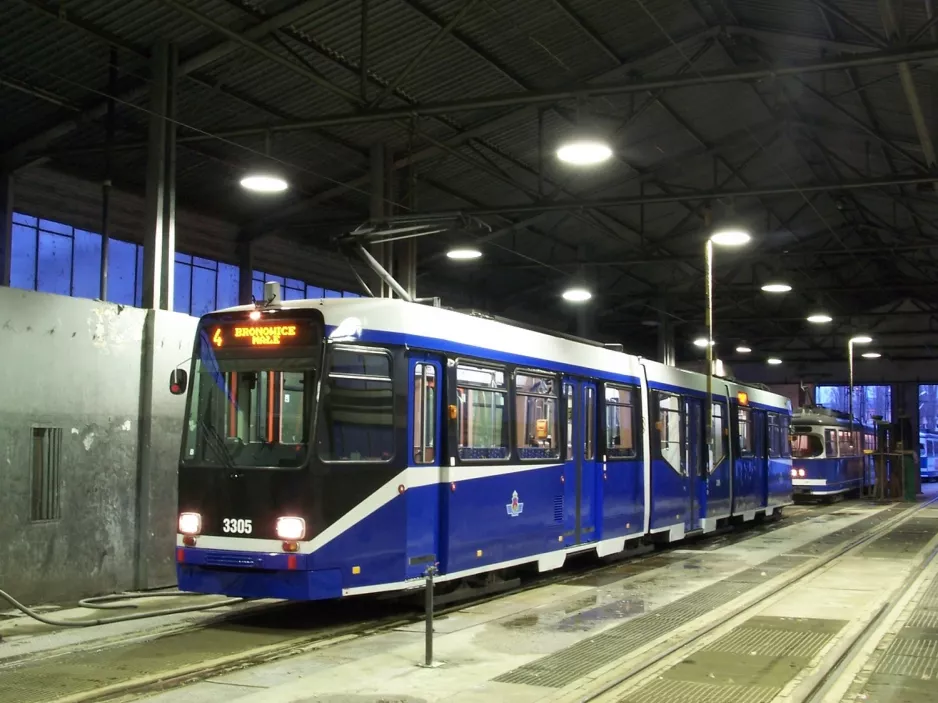 Krakau Gelenkwagen 3305 innen Nowa Huta (2008)