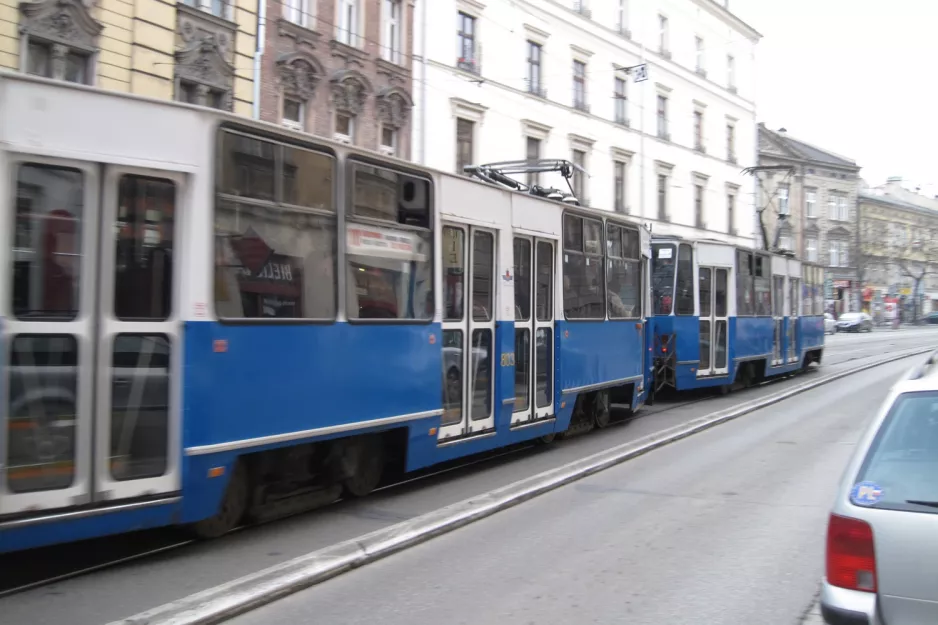 Krakau Straßenbahnlinie 10 mit Triebwagen 803nah Stradom (2011)