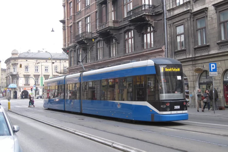 Krakau Straßenbahnlinie 8 mit Niederflurgelenkwagen 2030 am Stradom (2011)