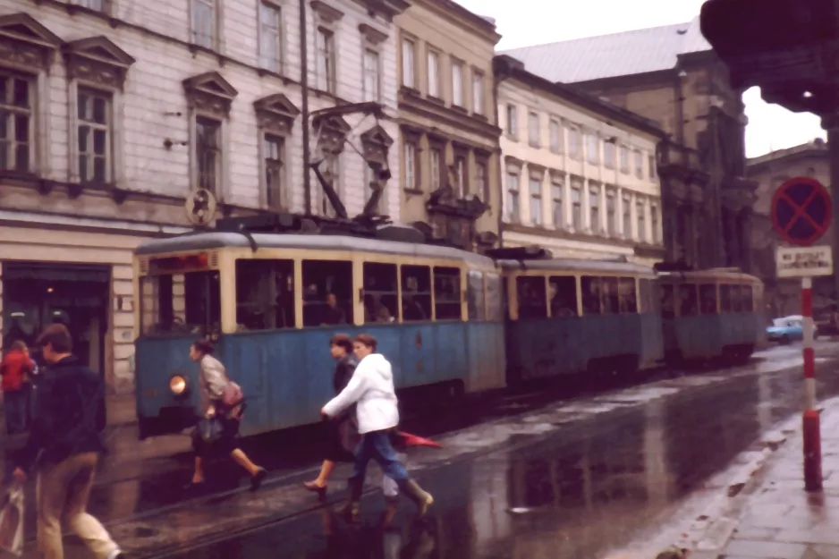 Krakau Straßenbahnlinie 8 mit Triebwagen 109 auf Stradomska (1984)