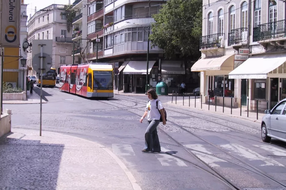 Lissabon Straßenbahnlinie 15E  auf R. 1º de Maio (2003)