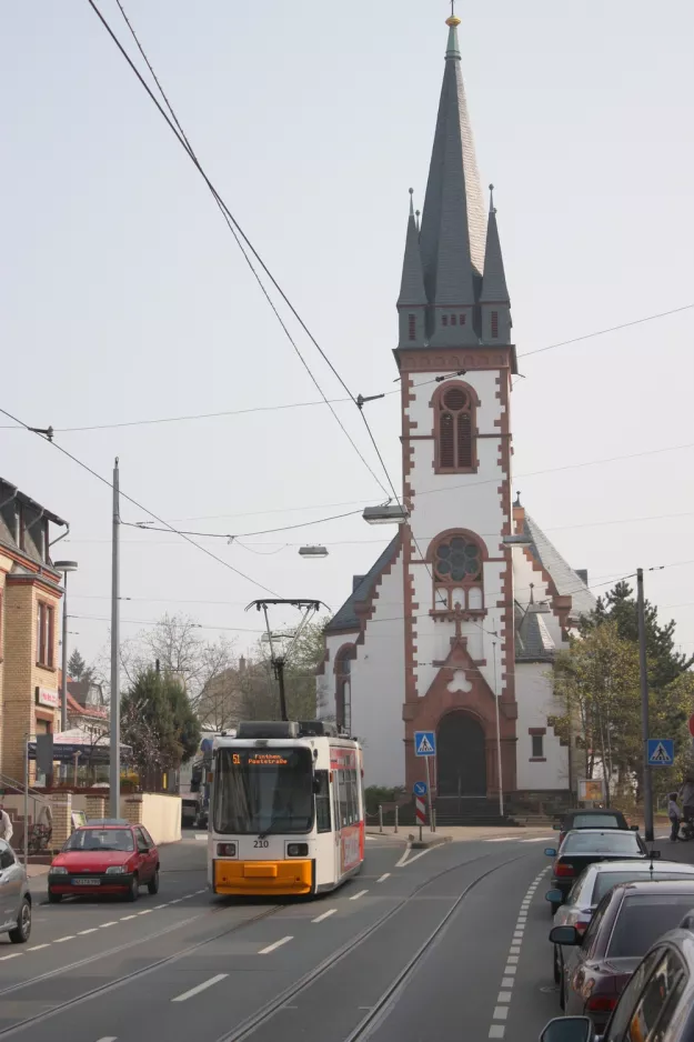 Mainz Straßenbahnlinie 51 mit Niederflurgelenkwagen 210 auf Elbestraße (2009)