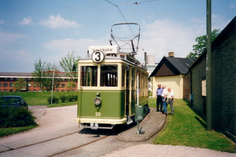 Malmö Museispårvägen mit Triebwagen 20 am Bastionen (2002)