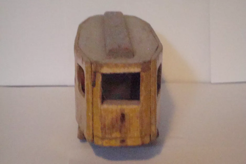 Modellstraßenbahn: Die Vorderseite: Beiwagen aus Holz (1925)