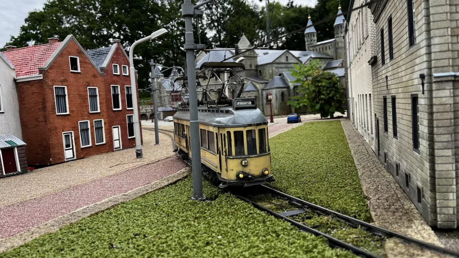 Modellstraßenbahn: Die Vorderseite: MTM-Kraftfahrzeugs (2022)
