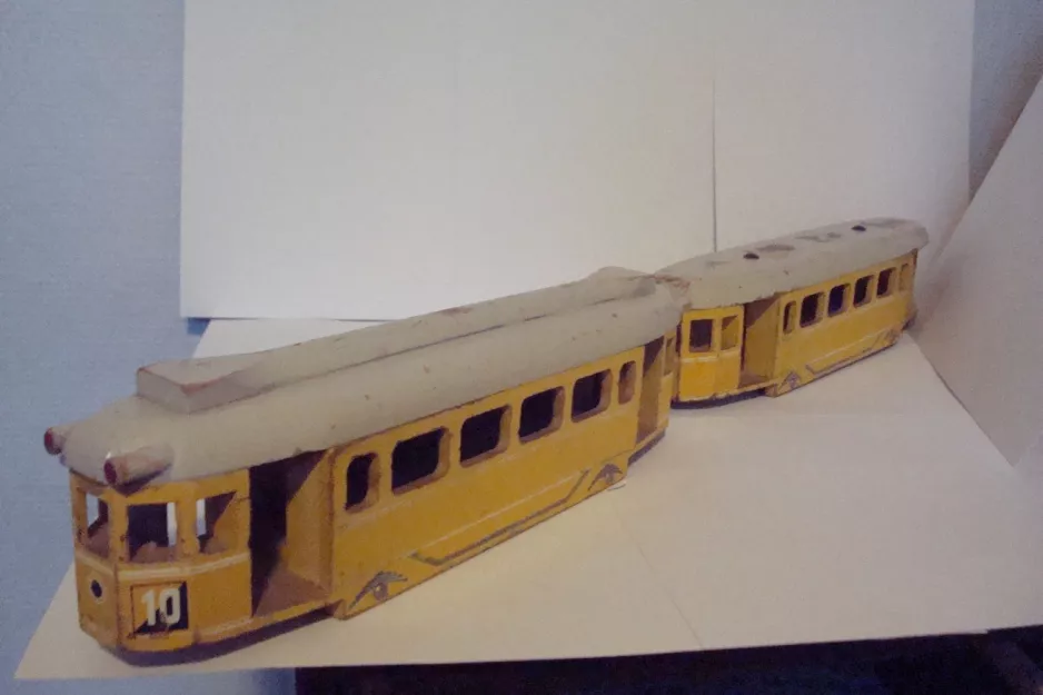 Modellstraßenbahn: Lundings bogiemotorvogn og Lundings bogiebivogn linie 10 (1953)