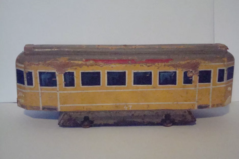 Modellstraßenbahn: Seite von eines Lundings Drehgestell-Motorwagen Nr. 47/67 (1953)