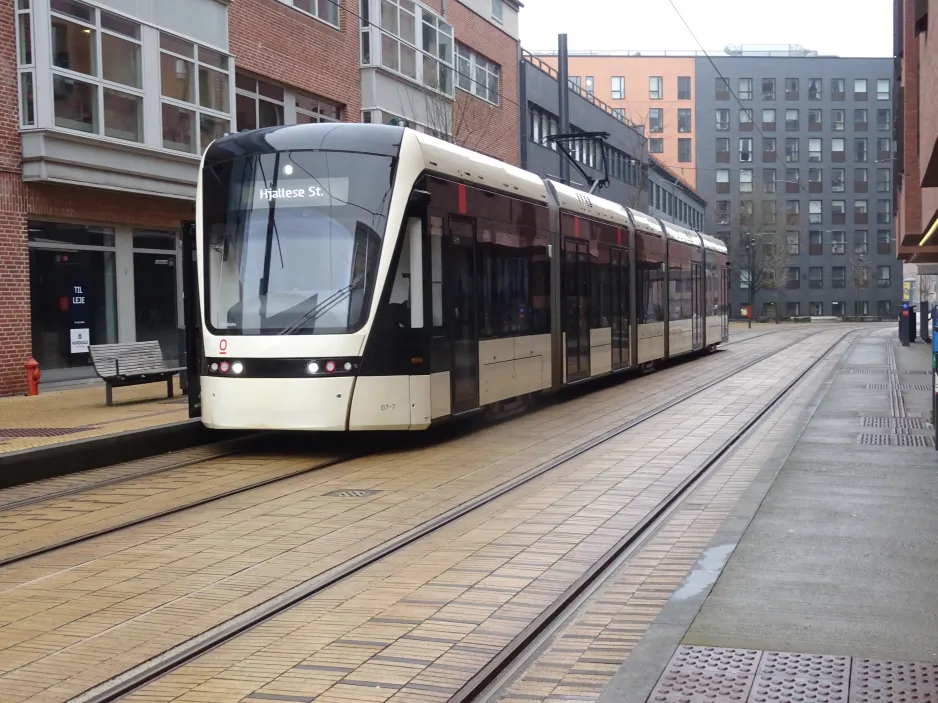 Odense mit Niederflurgelenkwagen 07 "Drømmen" am ODEON (2025)