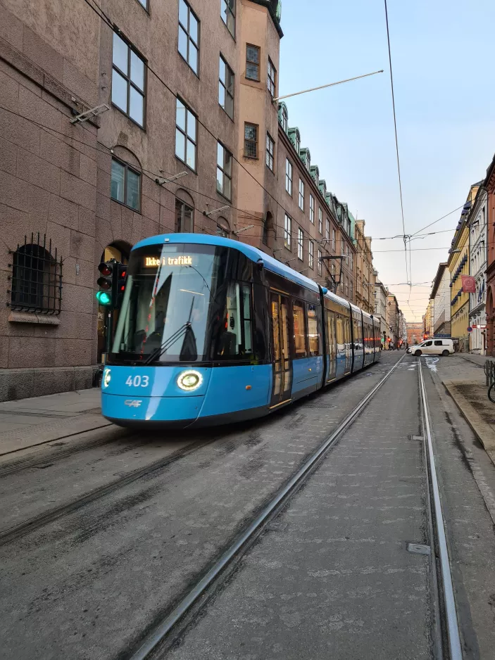 Oslo Niederflurgelenkwagen 403 auf Dronningens gate (2022)