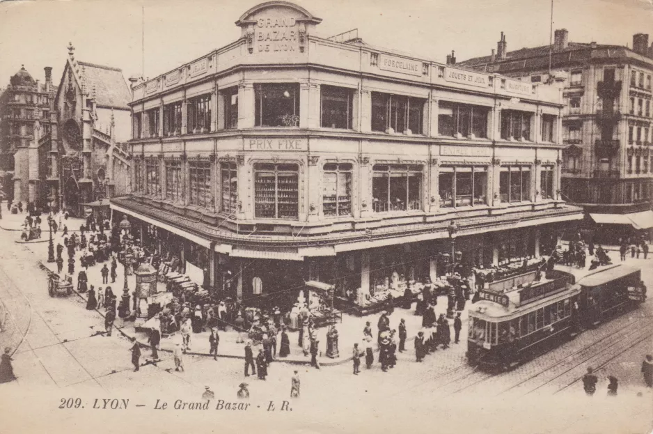 Postkarte: 209. Lyon - Le Grand Bazar - L R. (1900)