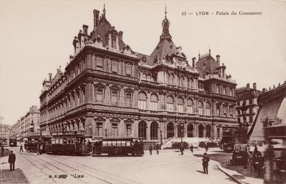 Postkarte: 41 - Lyon - Palais du Commerce (1920)