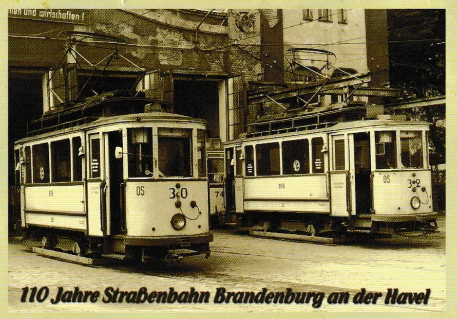 Postkarte: Brandenburg an der Havel Triebwagen 30 vor Altes Straßenbahn Depot (2007)