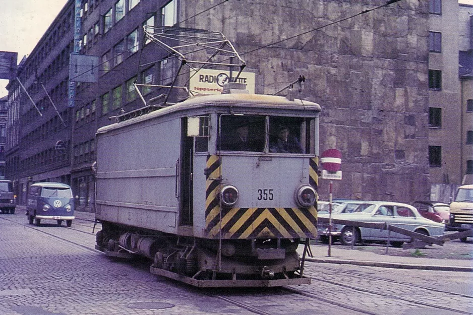 Postkarte: Oslo Korntrikken mit Motorgüterwagen 355nah Dronningens gate (1966)