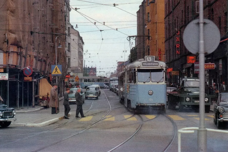 Postkarte: Stockholm Straßenbahnlinie 13 mit Triebwagen 171 am Fridhermsplan (1962)