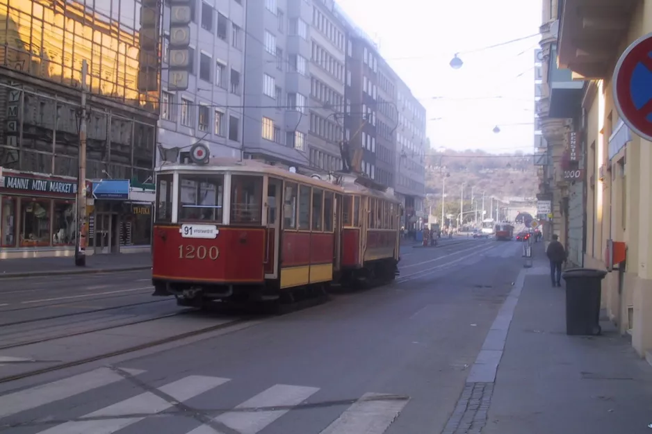 Prag Museumslinie 41 mit Beiwagen 1200 auf Revoluční (2005)