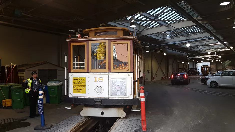 San Francisco Kabelstraßenbahn 18 innen Washington & Mason (2019)