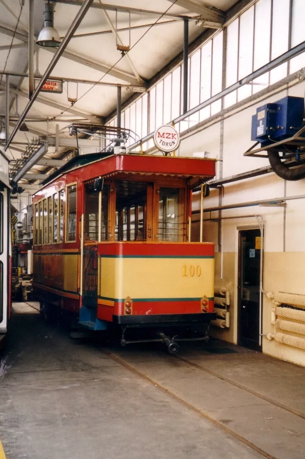 Toruń Museumswagen 100 innen Tram depot (2004)