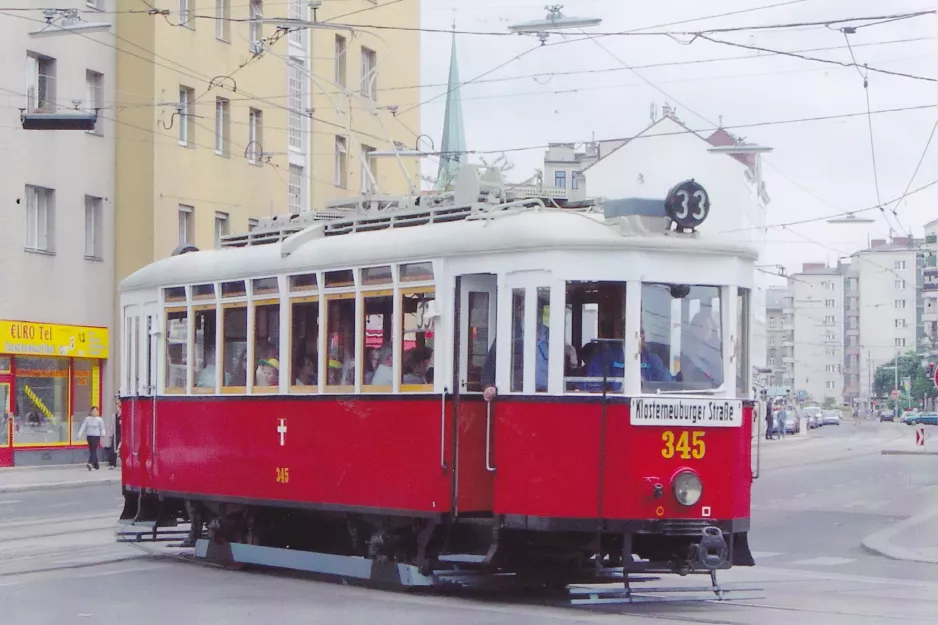 Wien Triebwagen 345 am Betriebsbahnhof Brigittenau (2005)