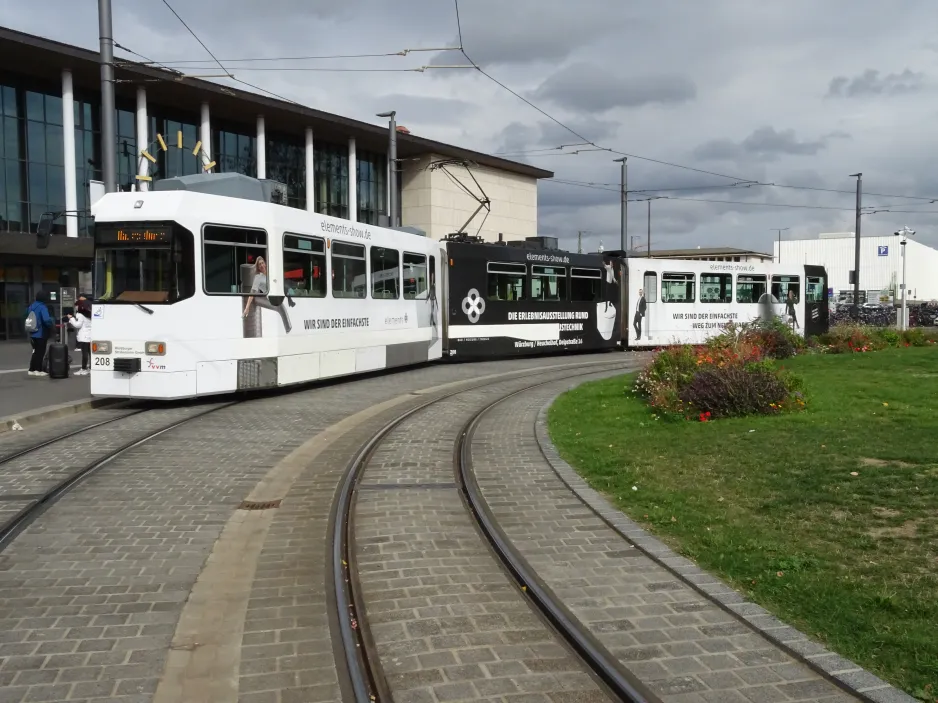 Würzburg Gelenkwagen 208 am Hauptbahnhof (2024)