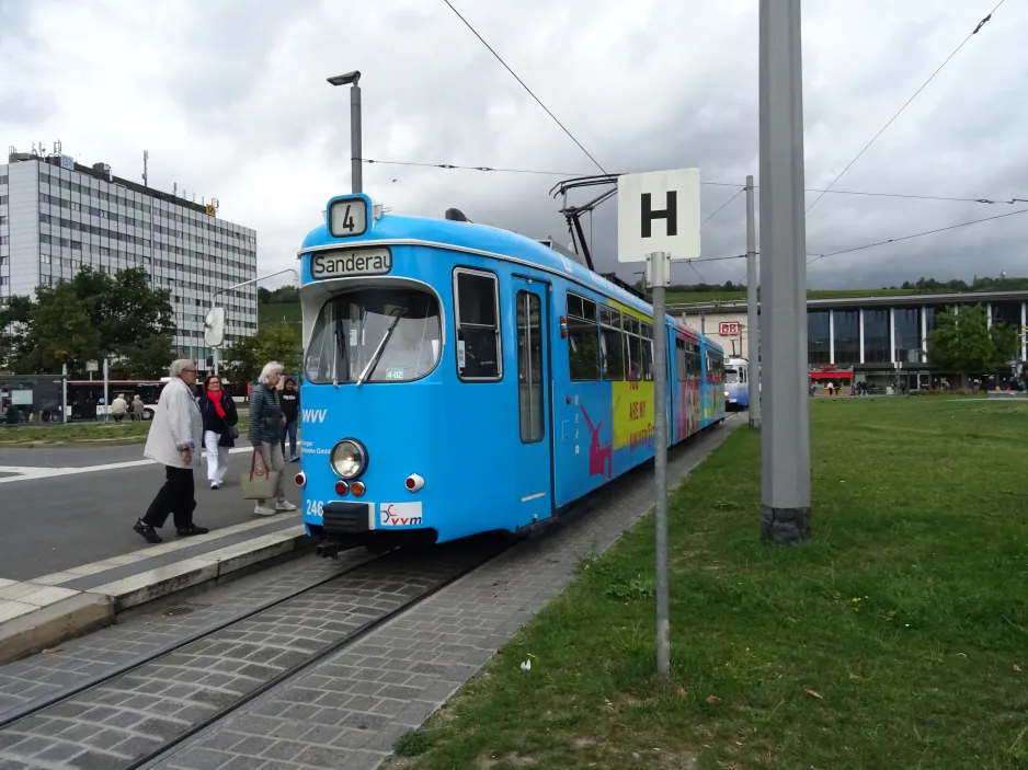 Würzburg Straßenbahnlinie 4 mit Gelenkwagen 246 am Hauptbahnhof (2024)