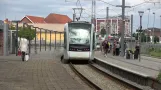 Ein Stadtbahnzug kommt am 12.06.2022 in Grenaa an