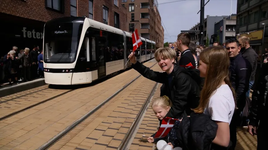 Haben Sie die Stadtbahn verpasst? Hier erhalten Sie Highlights von der Stadtbahneröffnung