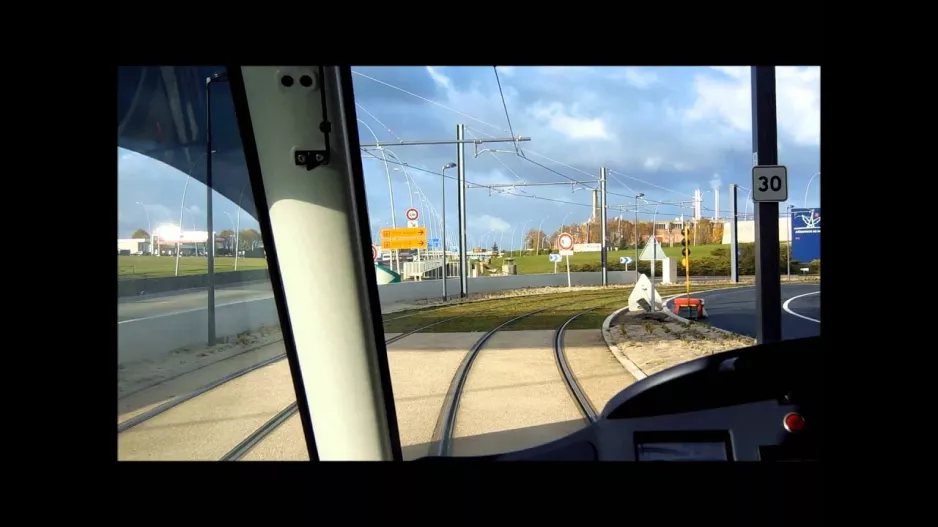 Pariser Straßenbahn - in der Kabine T7 zwischen „Porte de L'essonne“ und „Caroline Aigle“ 