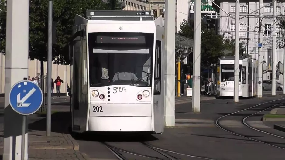 Straßenbahn Gera, Niederflurgelenktriebwagen (2011)