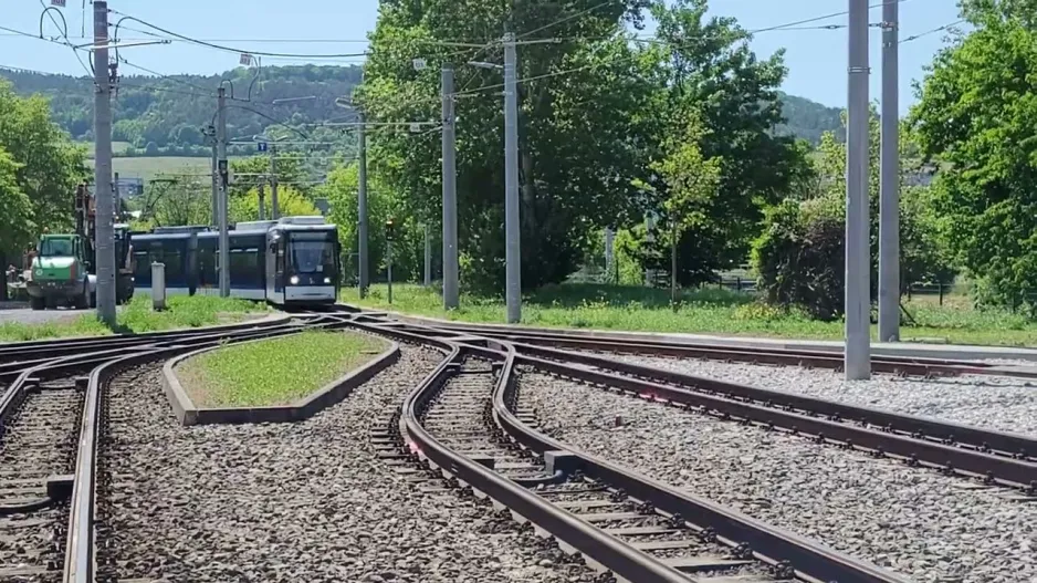 Straßenbahn Jena - Einrücker Fußballtransport Carl Zeiss Jena (2023)